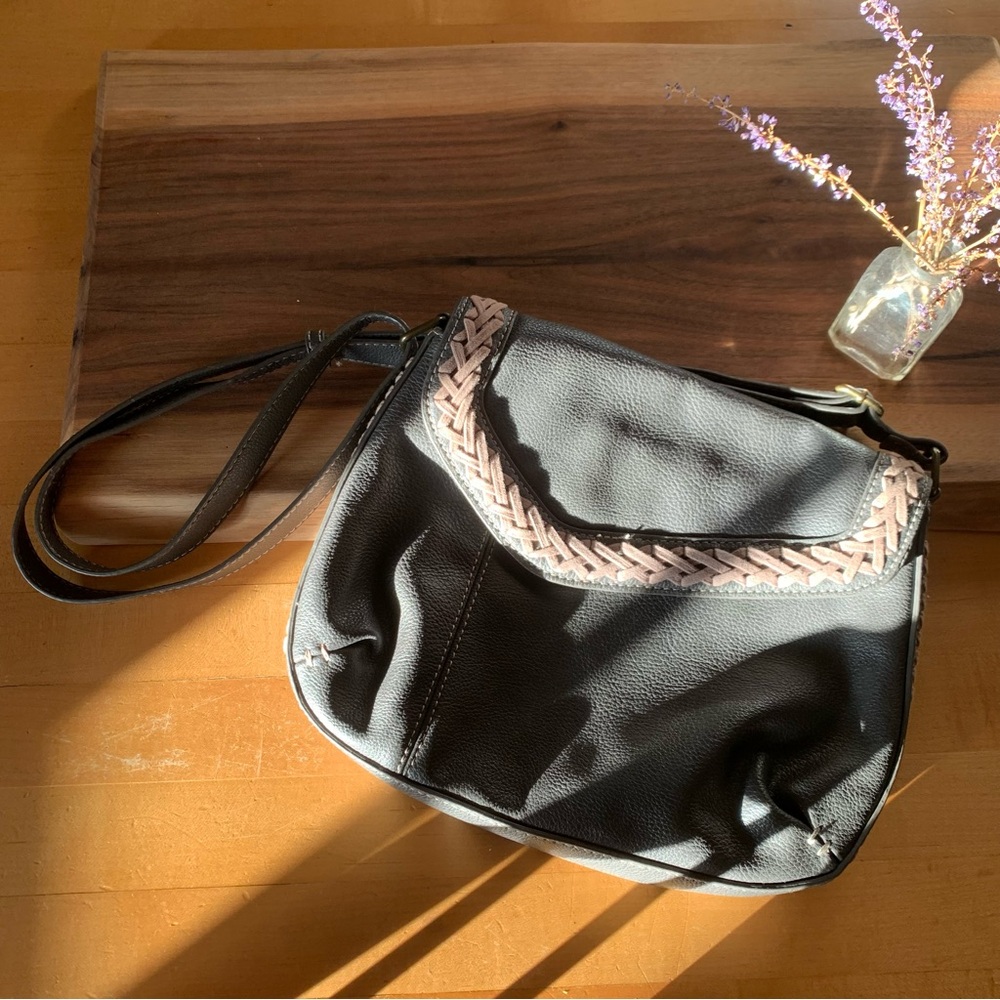 Taupe Gray Faux Leather Crossbody Magnet Snap Crisscross Border Nicely Stitched
